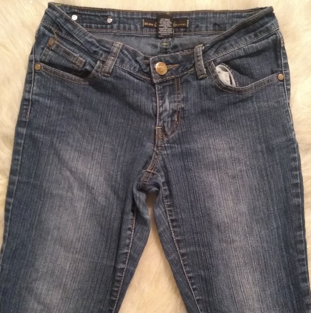 Bootcut jeans with gold accents